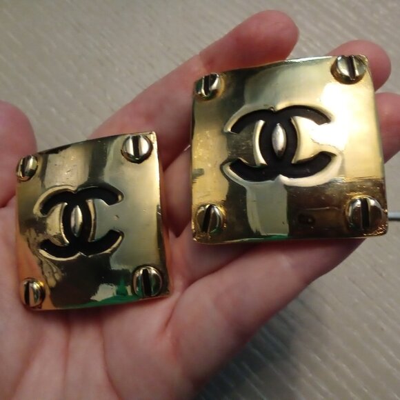 Chanel JUMBO Vintage CC Clip On Earrings - Picture 9 of 15
